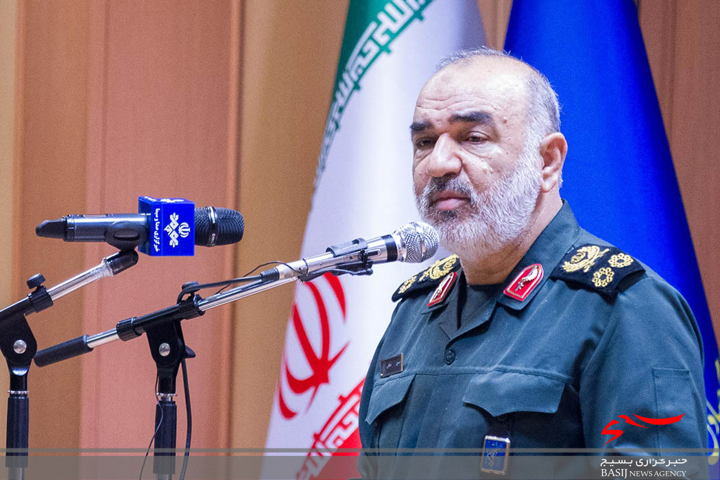 مردان این دیار شکست دادن دشمن را هنرمندانه می دانند مردان این دیار شکست دادن دشمن را هنرمندانه می دانند