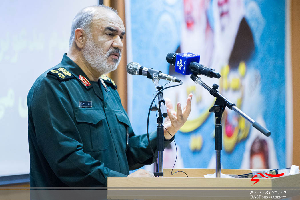مردان این دیار شکست دادن دشمن را هنرمندانه می دانند مردان این دیار شکست دادن دشمن را هنرمندانه می دانند