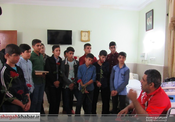 دیدار دانش آموزان سوادکوه شمالی با شهدای زنده + تصاویر