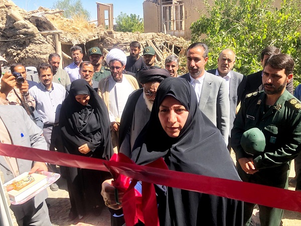 افتتاح منزل سیل زدگان در روستای البرز از توابع شهرستان شازند