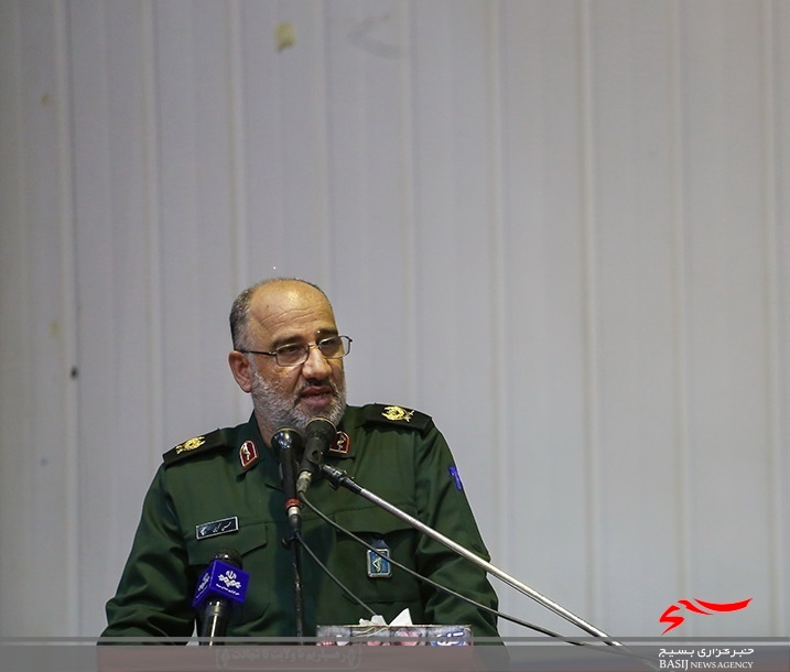 شخصیت امام خمینی(ره) دنیای اسلام را احیا کرده است شخصیت امام خمینی(ره) دنیای اسلام را احیا کرده است