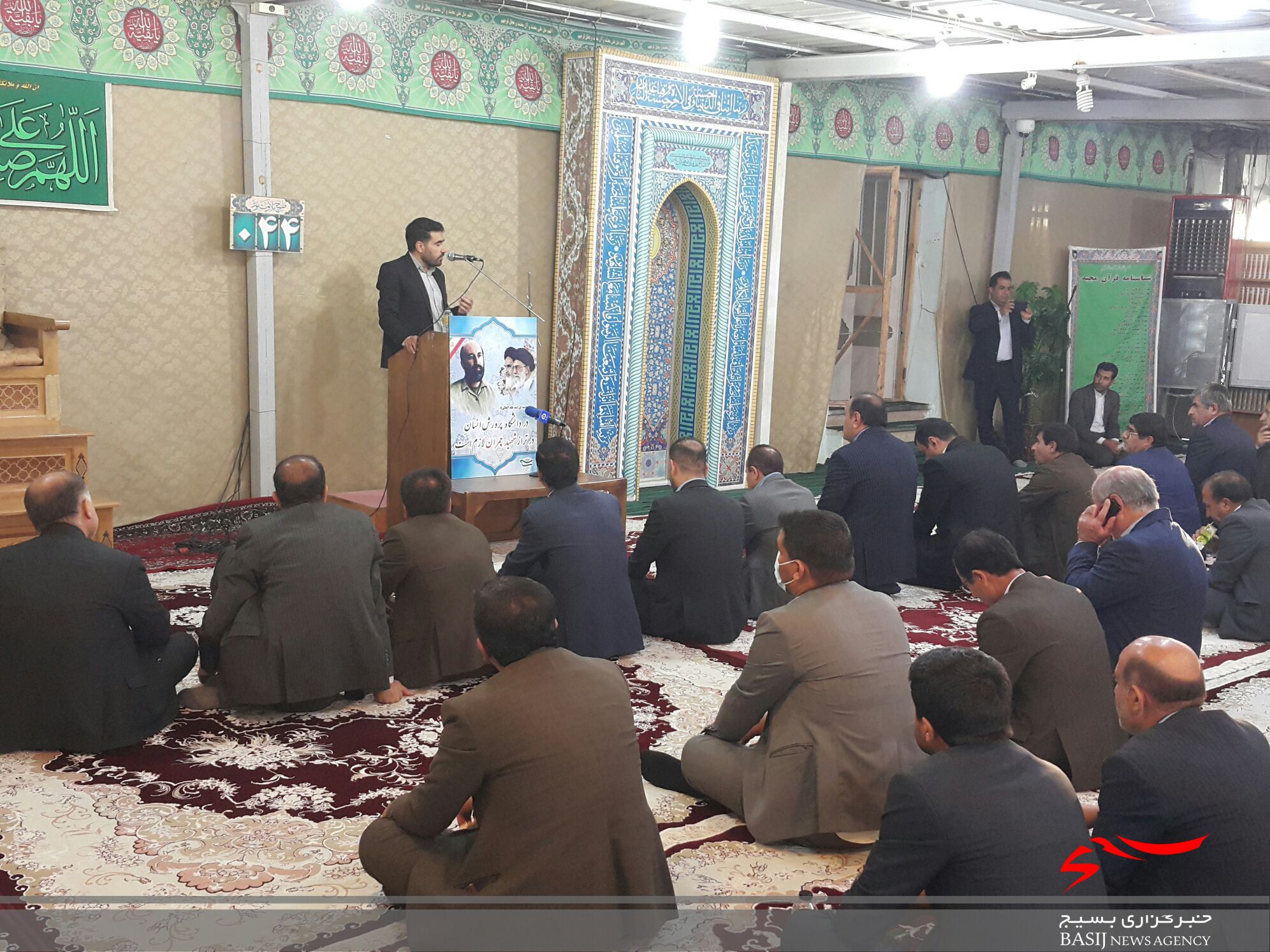 دیدار جمعی از اساتید بسیجی استان با آیت الله ملک حسینی / باید حرکت‌های جهادی را در جامعه شروع کرد