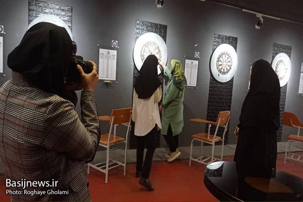 مسابقه دارت ویژه بانوان خبرنگار در تبریز برگزار شد