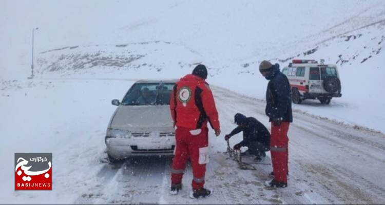 رهاسازی 190 خودرو گرفتار در برف و کولاک اردبیل