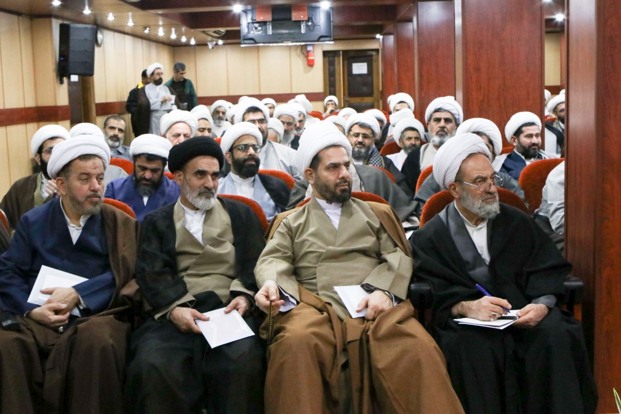 هدف دشمن در مسئله حجاب جمهوری اسلامی است