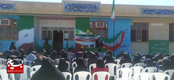جشن دهه فجر در مدرسه فرزانگان روستای پهلوانکشی