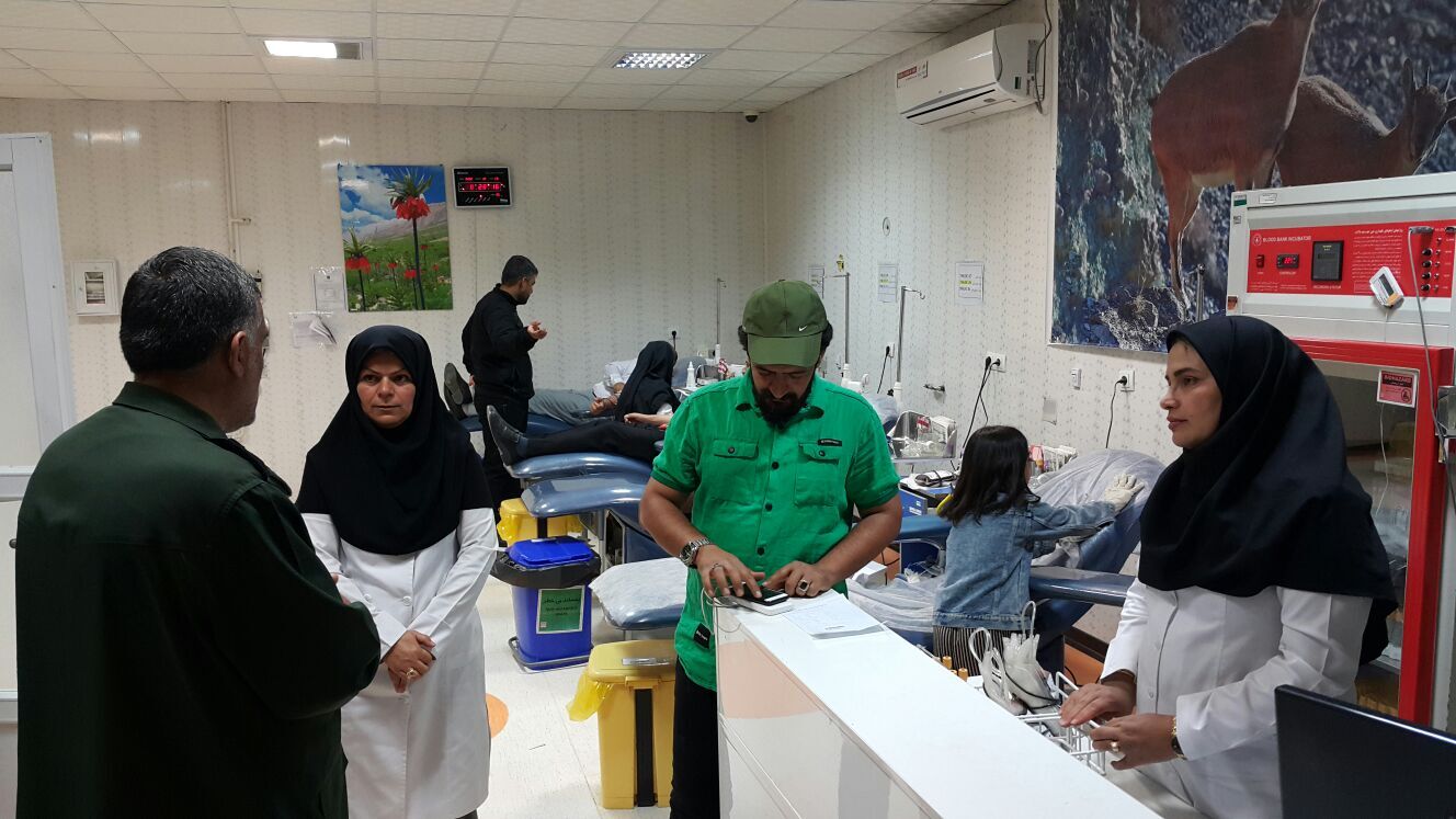 اهدای خون رزمندگان تیپ 48 فتح در آخرین روزهای سال