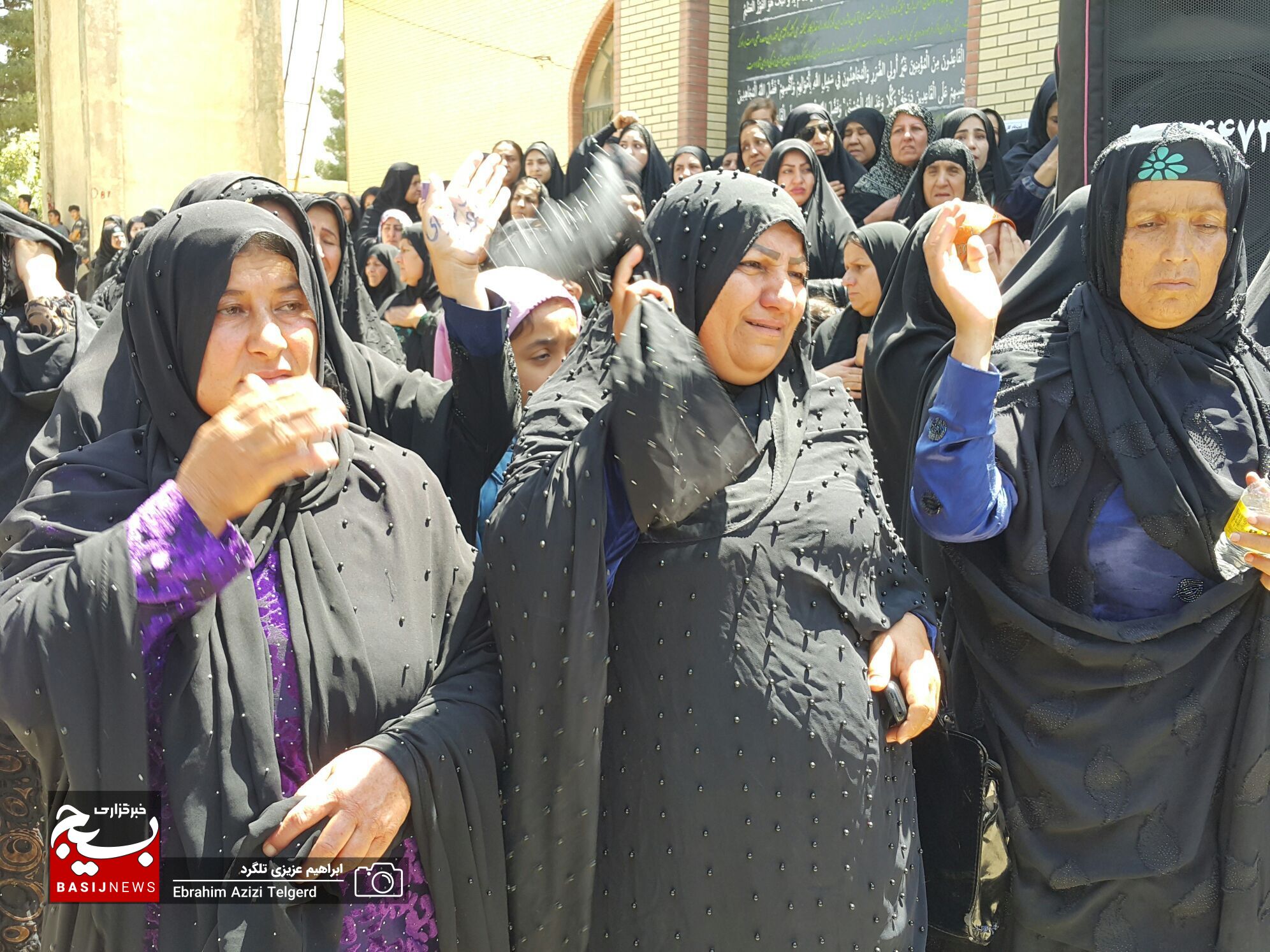 مراسم تشییع و خاکسپاری باشکوه شهید مدافع امنیت در یاسوج از دریچه دوربین خبرنگار بسیج + ( تصاویر )