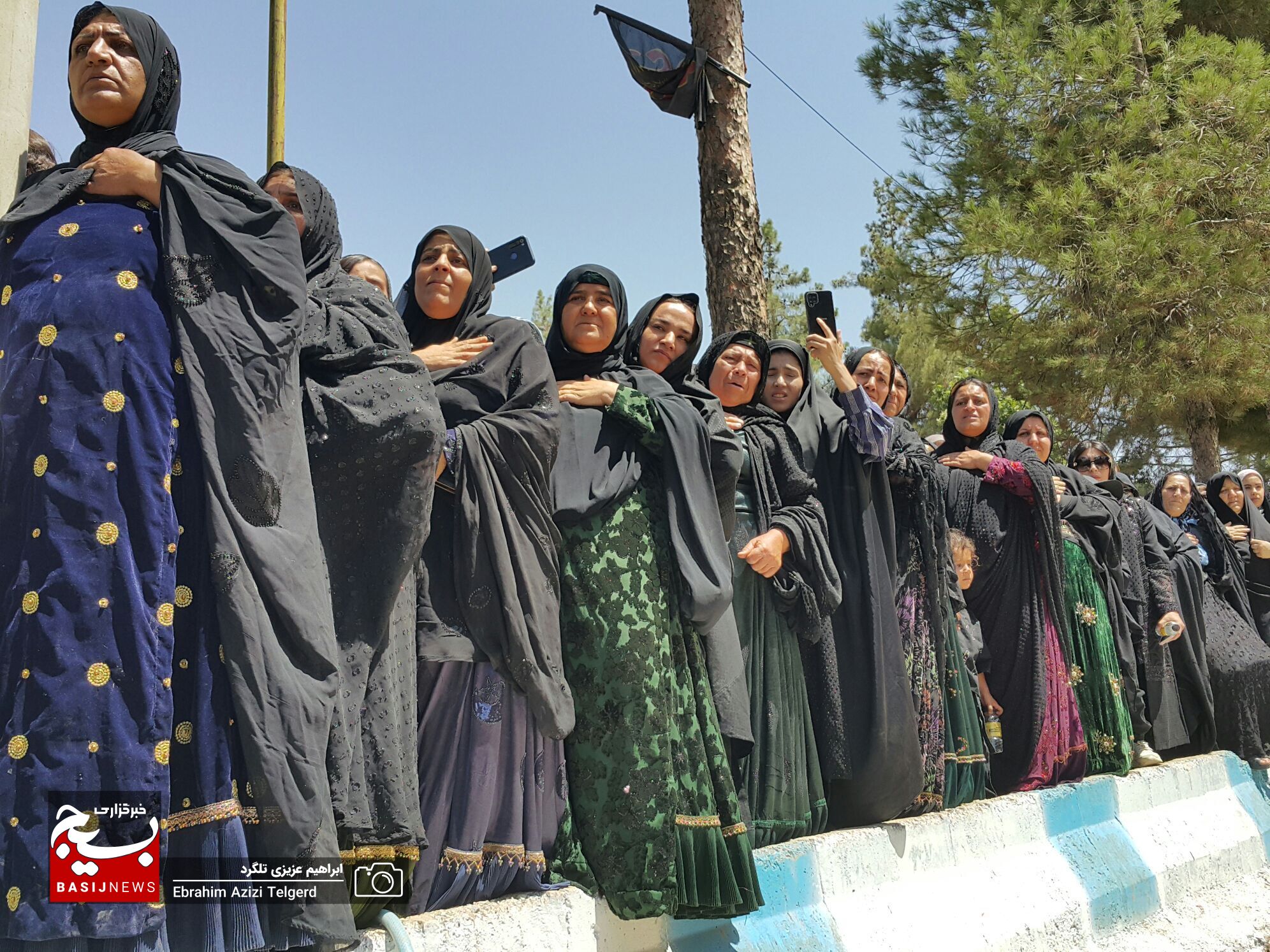 مراسم تشییع و خاکسپاری باشکوه شهید مدافع امنیت در یاسوج از دریچه دوربین خبرنگار بسیج + ( تصاویر )