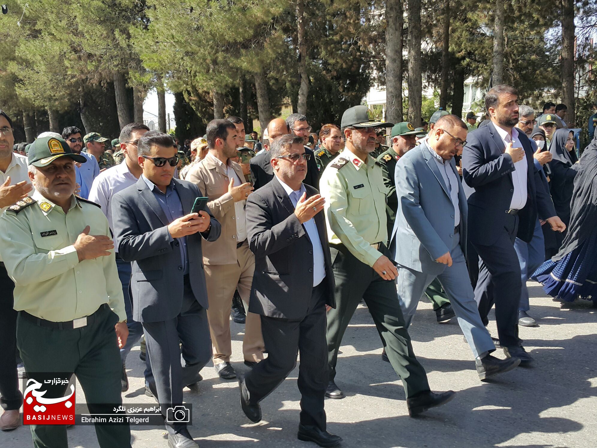 مراسم تشییع باشکوه شهید مدافع امنیت در یاسوج از دریچه دوربین خبرنگار بسیج + ( تصاویر )
