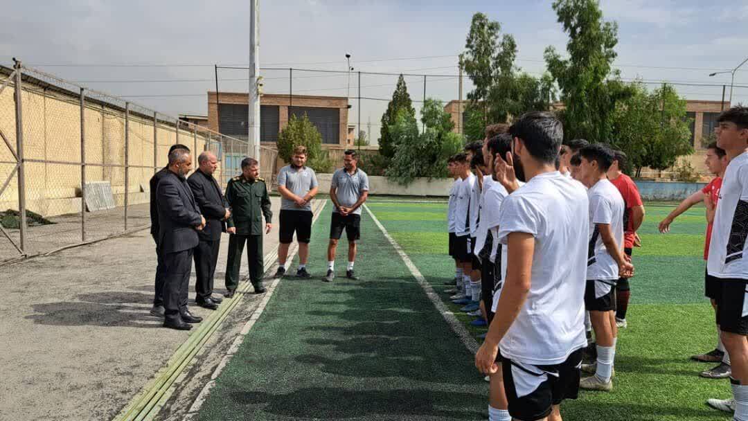 رئیس فدراسیون فوتبال با حضور در سازمان ورزش بسیج کشور از وضعیت تیم های باشگاه مقاومت دیدن کرد.