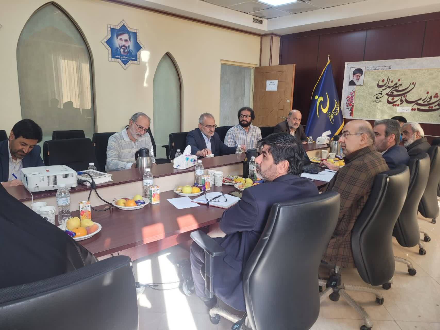 برگزاری جلسه هیئت اندیشه‌ورز سازمان بسیج هنرمندان با ریاست دکتر سید محمد حسینی