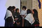 احرای سرود در وصف شهیدان توسط دختران 