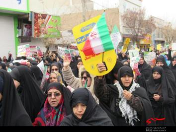 شکوه راهپیمایی ‌۲۲ بهمن در شهرستان فردیس/ اعلام انزجار مردم فردیس از سردمداران آمریکا‌