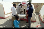 امدادرسانی مداحان بسیجی به سیل زدگان منطقه سیستان