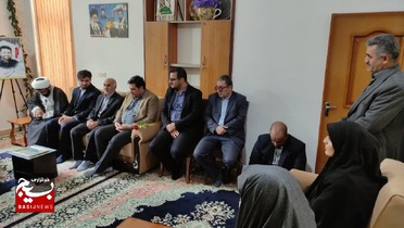 دیدار فرمانده بسیج وزارت جهاد کشاورزی با خانواده اولین شهید مدافع حرم کشور