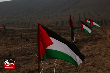 کاشت نهال به یاد شهدای فلسطین در قم

عکس از هدی حاج‌غفاری