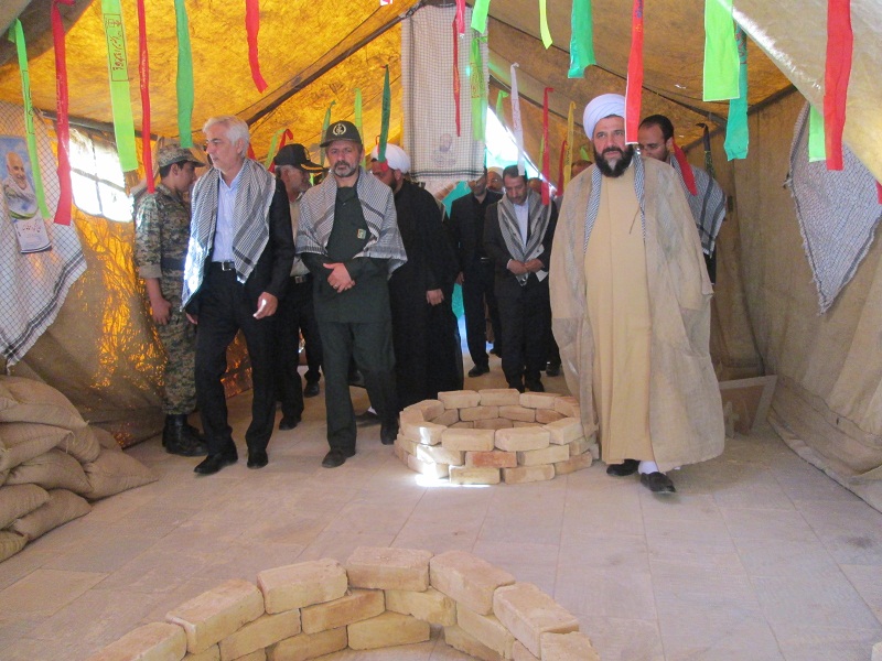 جنگ ودفاع مقدس به عنوان گنجینه ای ارزشمند است که بایستی از آن مراقبت کنیم