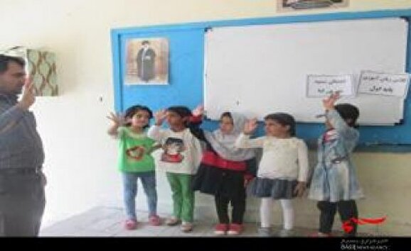 برگزاری دوره آموزشی دانش آموزان مناطق دوزبانه در هرسین