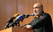 میدان را ترک نمیکنیم، هم بر دشمن غلبه میکنیم، هم بر مشکلات/ایران سرزمین اشغال شدنی نیست