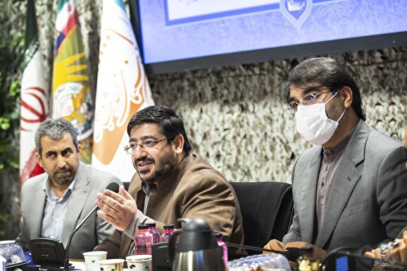 نشست همافزایی و تعامل سینمای انقلاب و دانشگاه/ باید ایرانی بودنمان را به رخ دنیا بکشیم