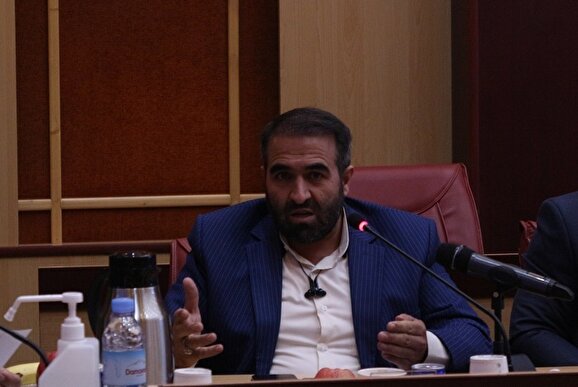 وزارت علوم از برخی تحولات در دانشگاه آزاد اسلامی الگو بگیرد / رفت و آمد جریان فتنه به وزارت علوم در دولت انقلابی پذیرفتنی نیست