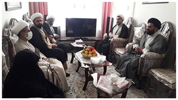 دیدار مسئول سازمان بسیج طلاب و روحانیون سپاه الغدیر با خانواده شهیدان باستانی