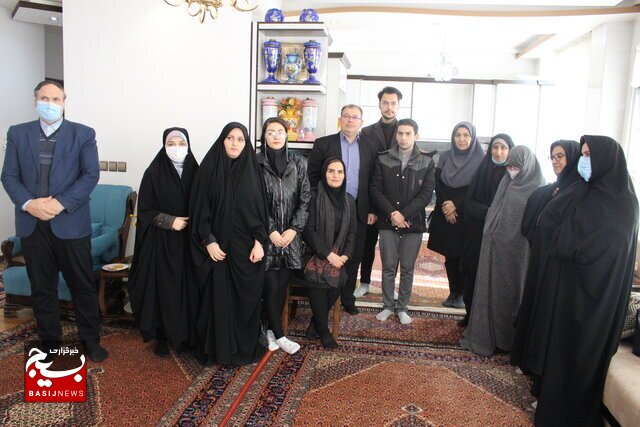 دیدار دانشجویان اردبیلی با خانواده شهید «اصغر باقری خیرآبادی»