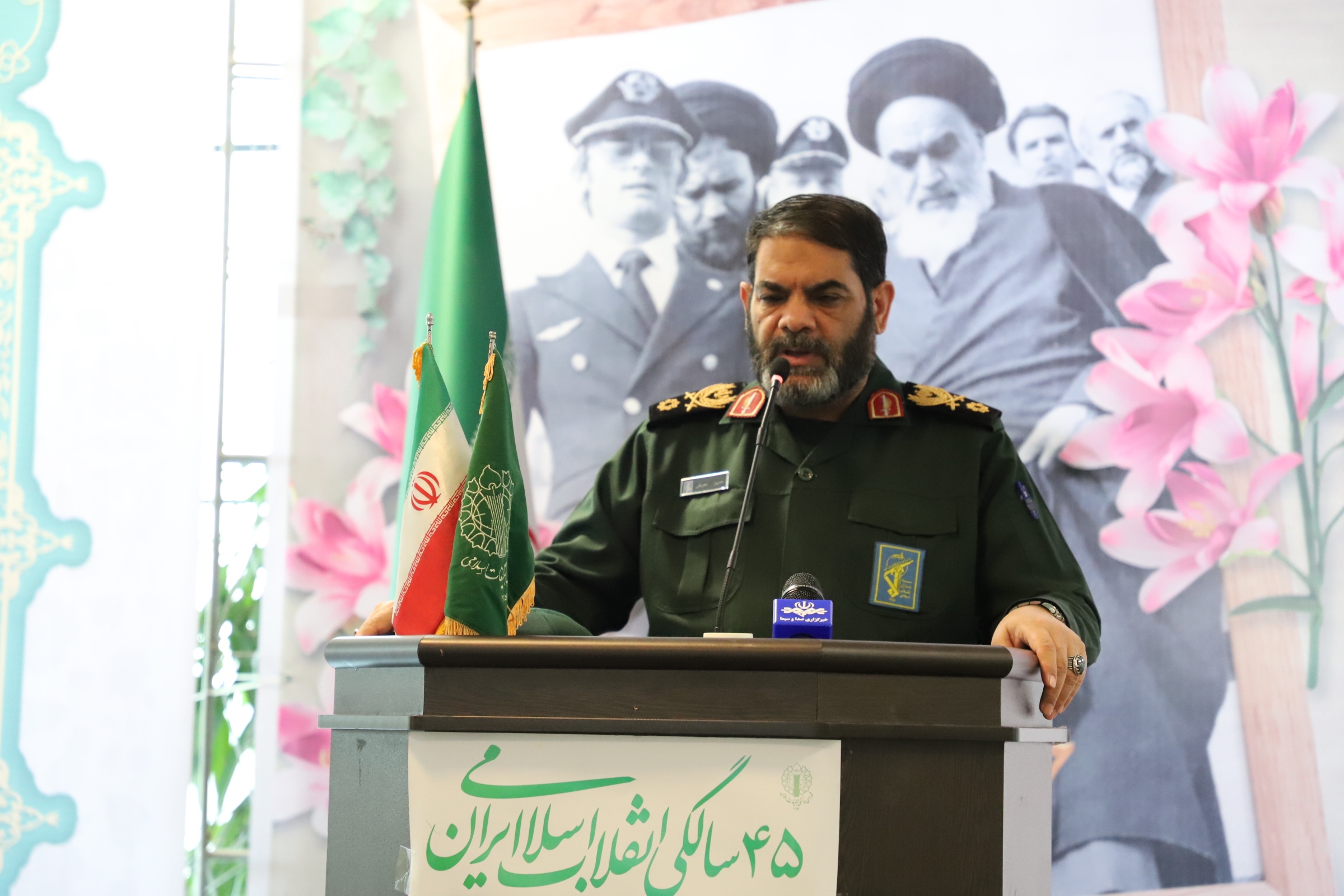 انقلاب اسلامی برگرفته از تعالیم مکتب وحی است / ملت ایران هوشمند و استثنایی هستند 