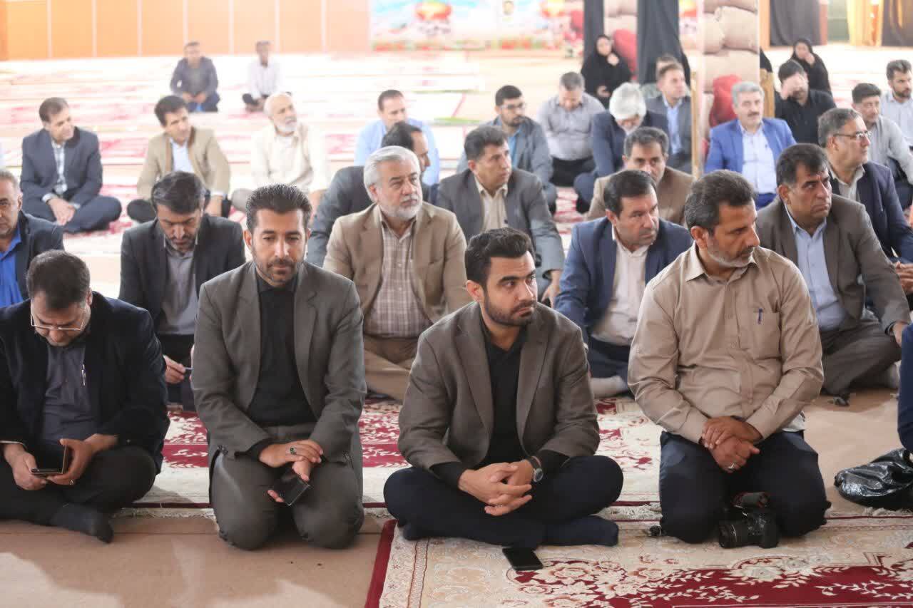 آغاز برنامه های هفته دولت با آیین غبار روبی و گلباران مزار شهیدان در یاسوج