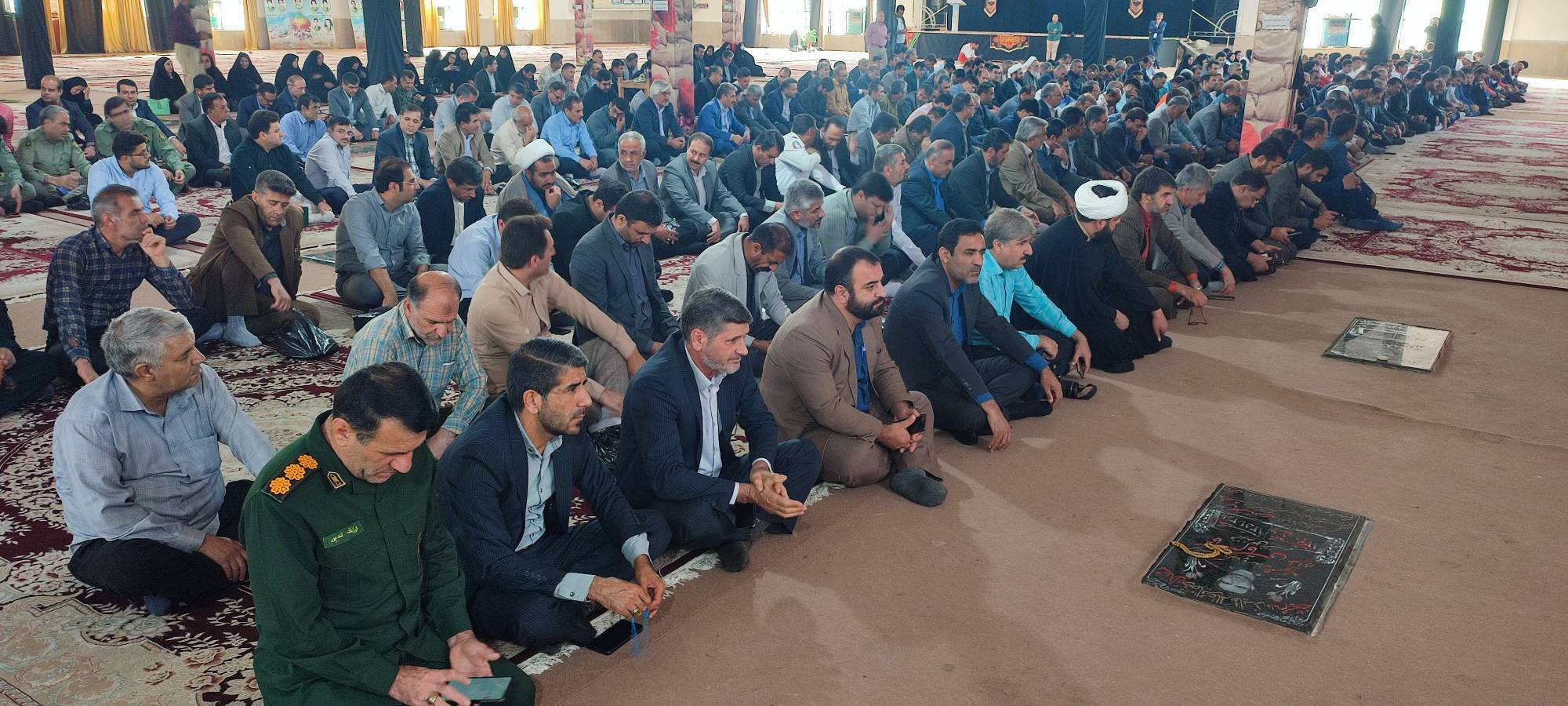 آغاز برنامه های هفته دولت با آیین غبار روبی و گلباران مزار شهیدان در یاسوج