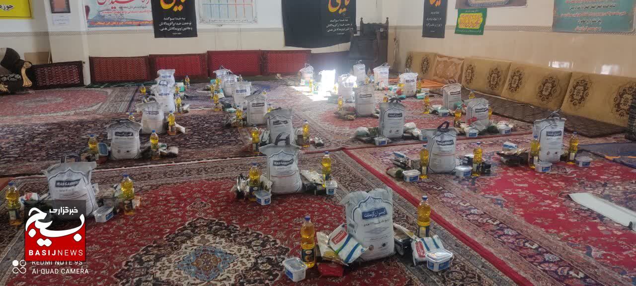تهیه و توزیع ۵۰ بسته معیشتی در محلات اسلامی شاهرود