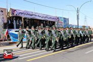 رژه نیروهای مسلح زنجان به مناسبت روز ارتش برگزار شد