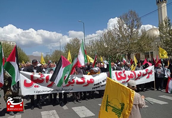 راهپیمایی نمازگزاران زنجانی در حمایت از عملیات وعده صادق