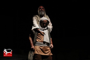 سوگواره نمایشی «یاس ارغوانی» در قم

عکس از هدی حاج‌غفاری